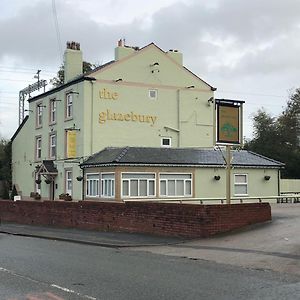 The Glazebury Bar And Restaurant With Accommodation